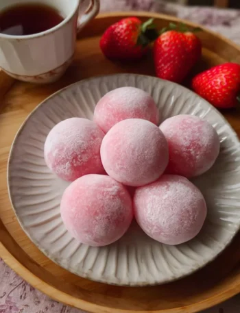 Delicious Strawberry Mochi - Soft rice cake with strawberry filling